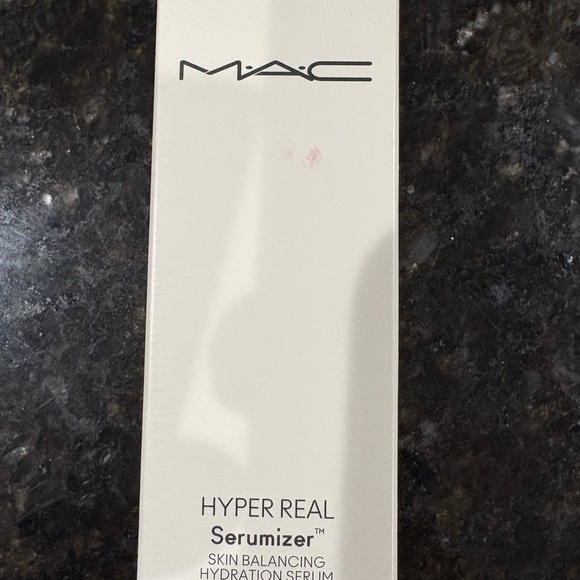MAC Cosmetics Hyper Real Serumizer - 1.7 oz - Picture 5 of 6